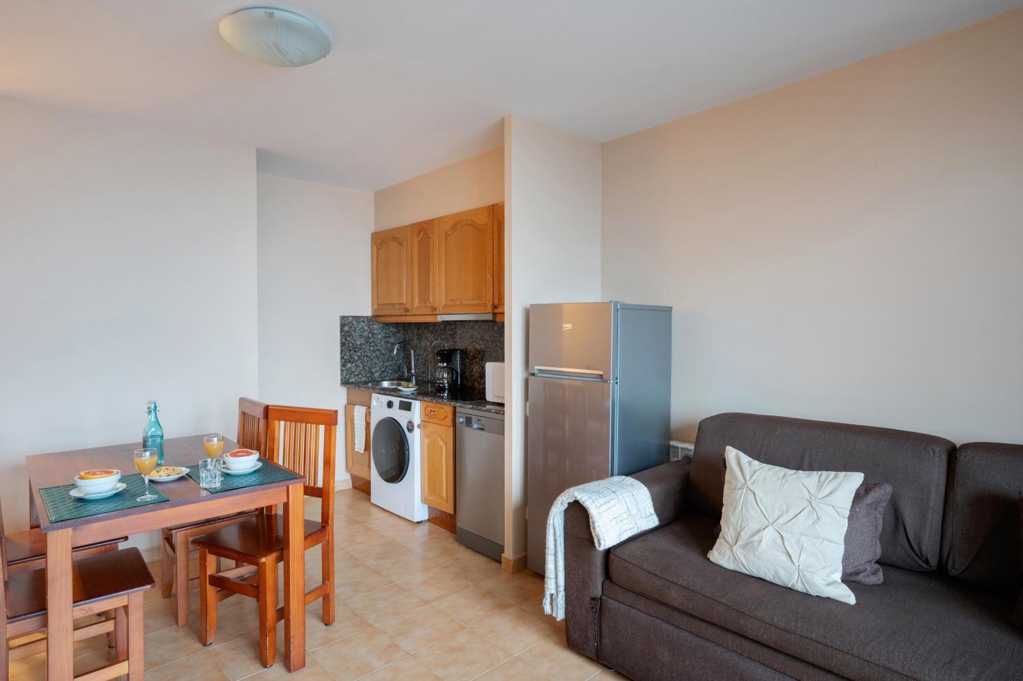 One-Bedroom Apartment,1597541884:JPEG